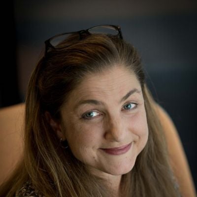 Cindy Jones headshot
